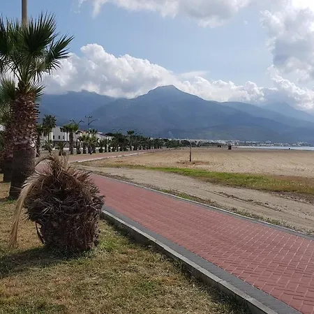 Villa Private Holiday @ Near Long Beach In *